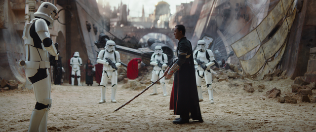 Plik:Chirrut gotowy do walki.png