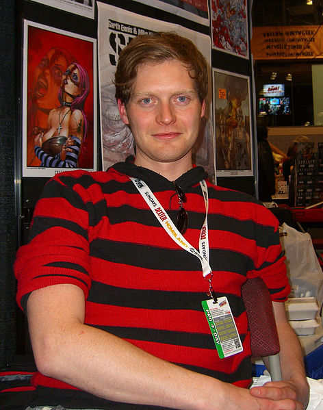 Plik:Simon Spurrier.jpg