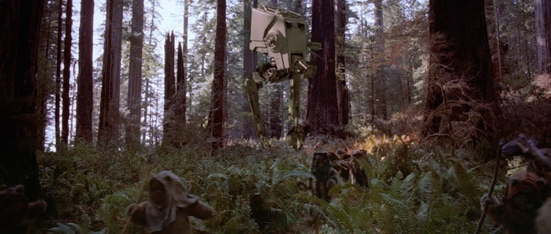 Plik:AT-ST vs Ewoki.jpg